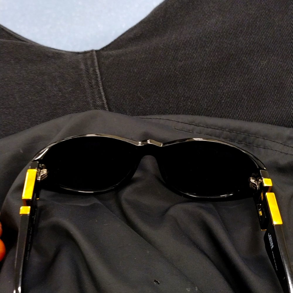 Gianni Versace made in Italy sunglasses Mod T24 CoL 852 vintage Notorious Big